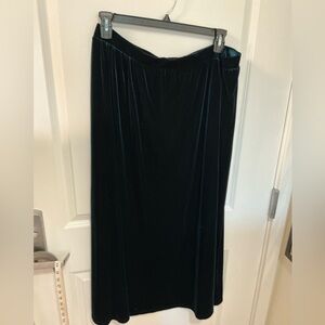 Size 24W dark green velvet skirt